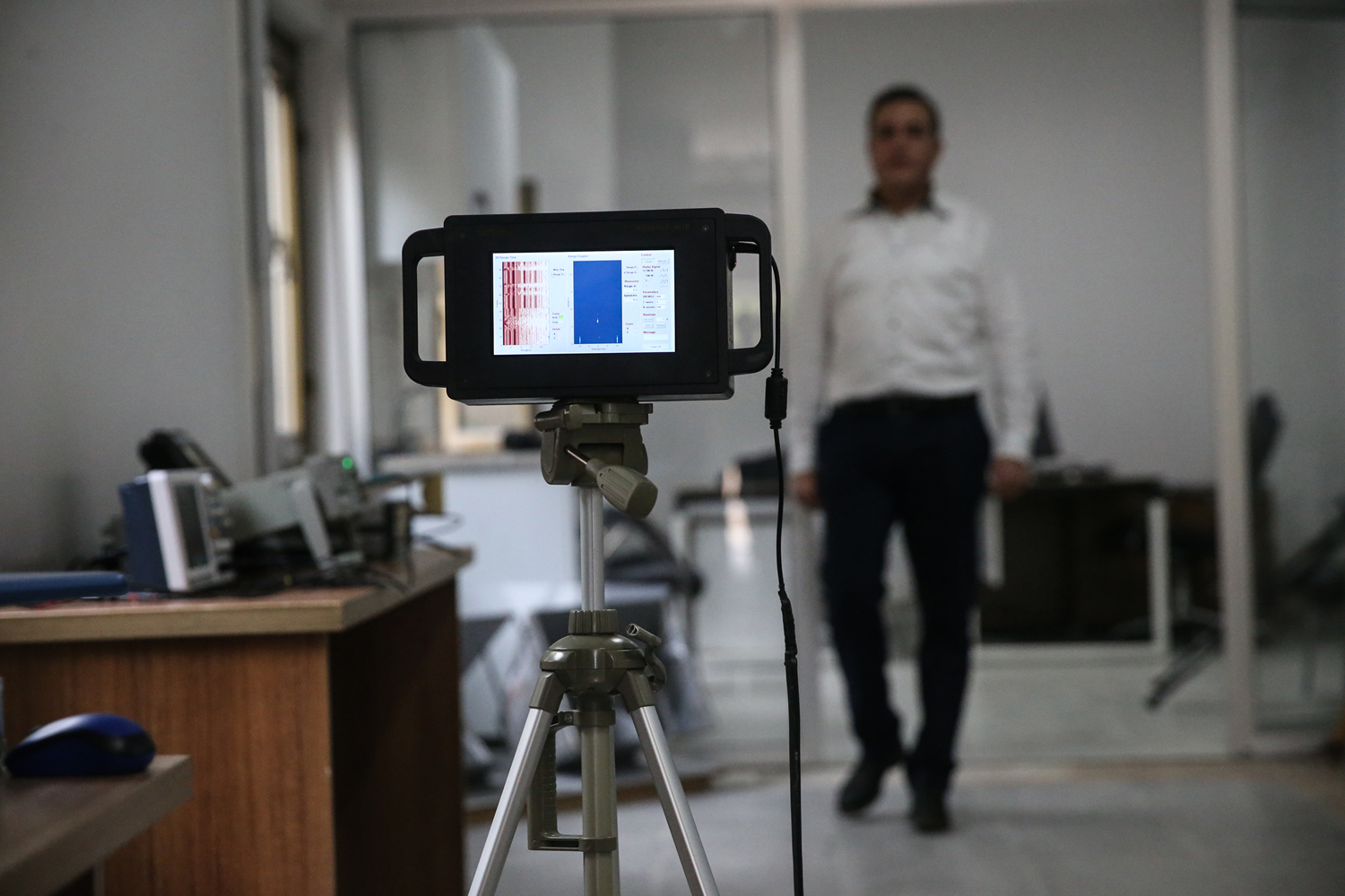 Enkazda canl� hareketi tespit eden radar geli�tiriliyor