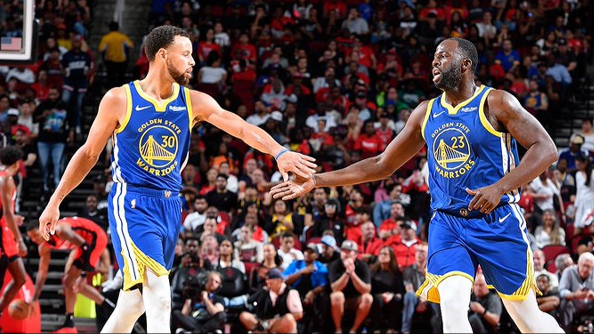 NBA'de heyecan devam ediyor! Stephen Curry att Golden State Warriors kazand