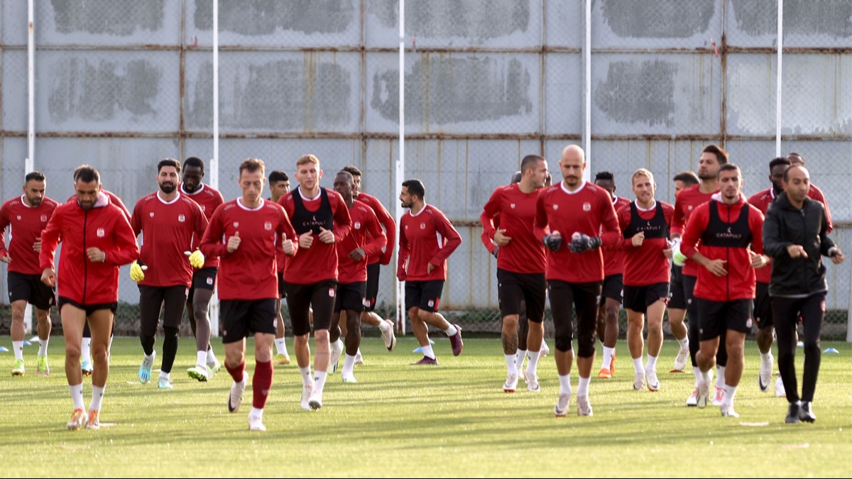 Sivasspor'da ZTK mesaisi devam ediyor