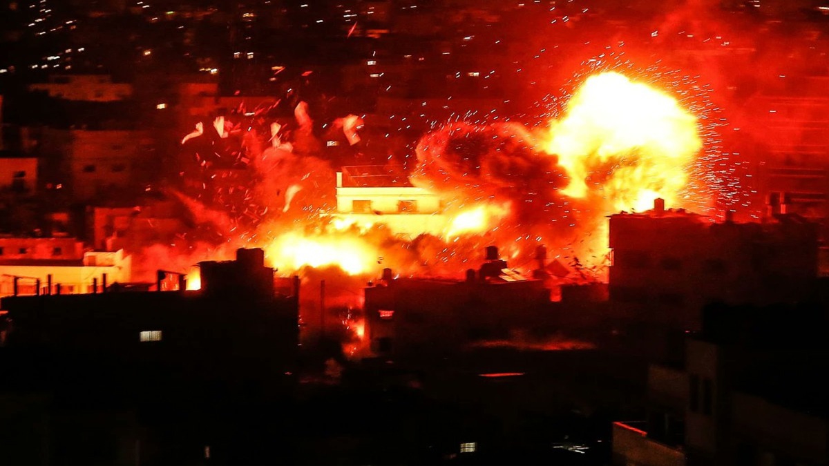Gazze hkmeti: Gazze'ye 18 bin ton bomba atld, bu Hiroima'ya atlann bir buuk kat