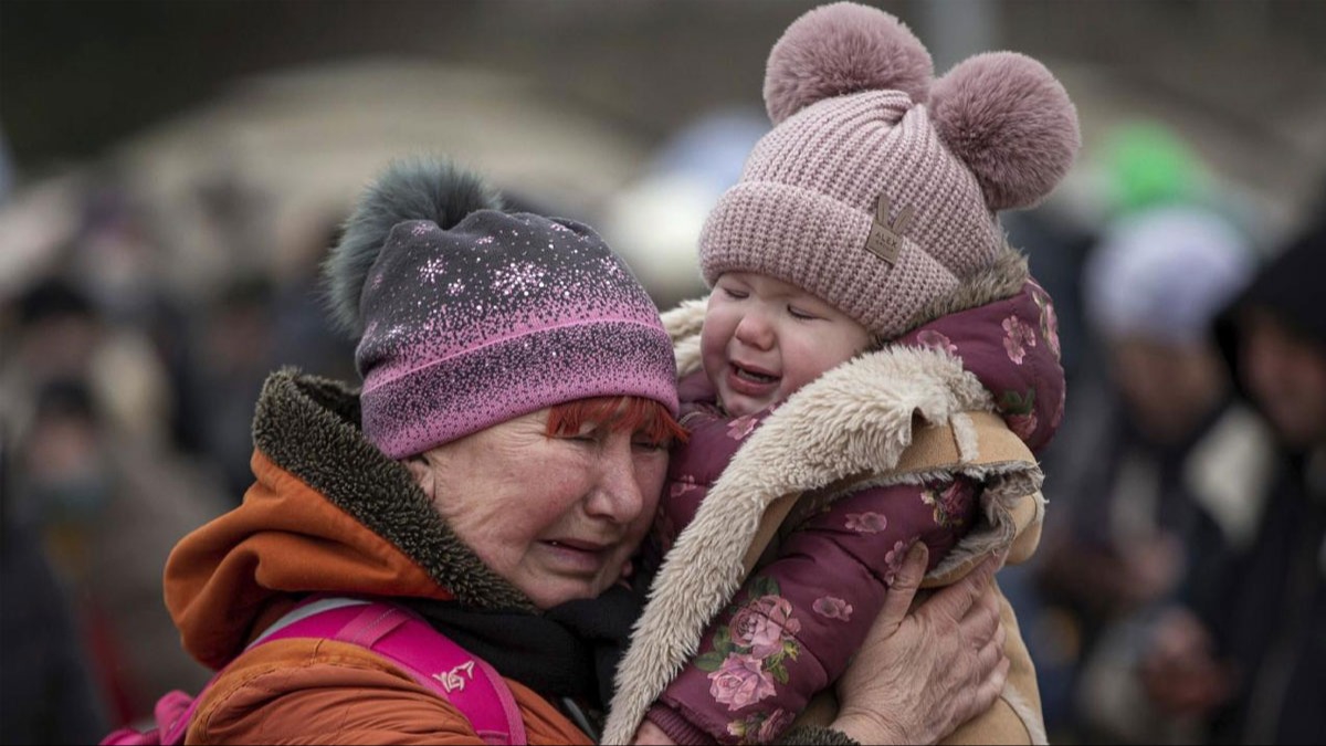 Ukrayna'da 9 bin 900 sivil hayatn kaybetti