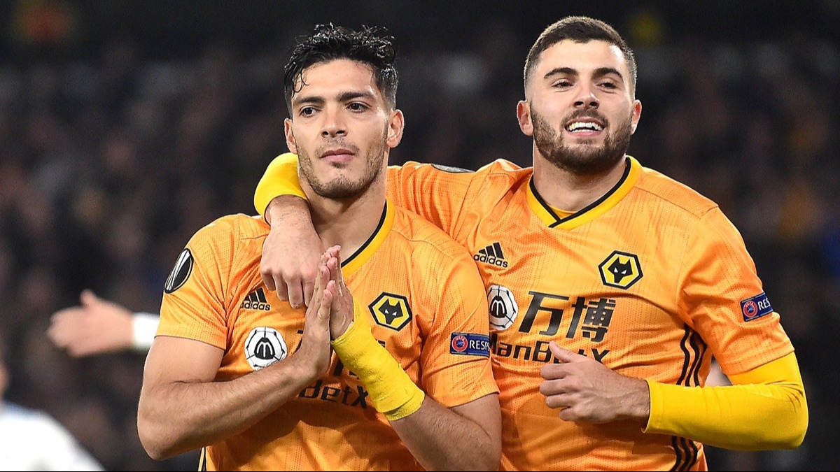 Wolverhampton' cezadan kurtaran servet deerinde satlar!