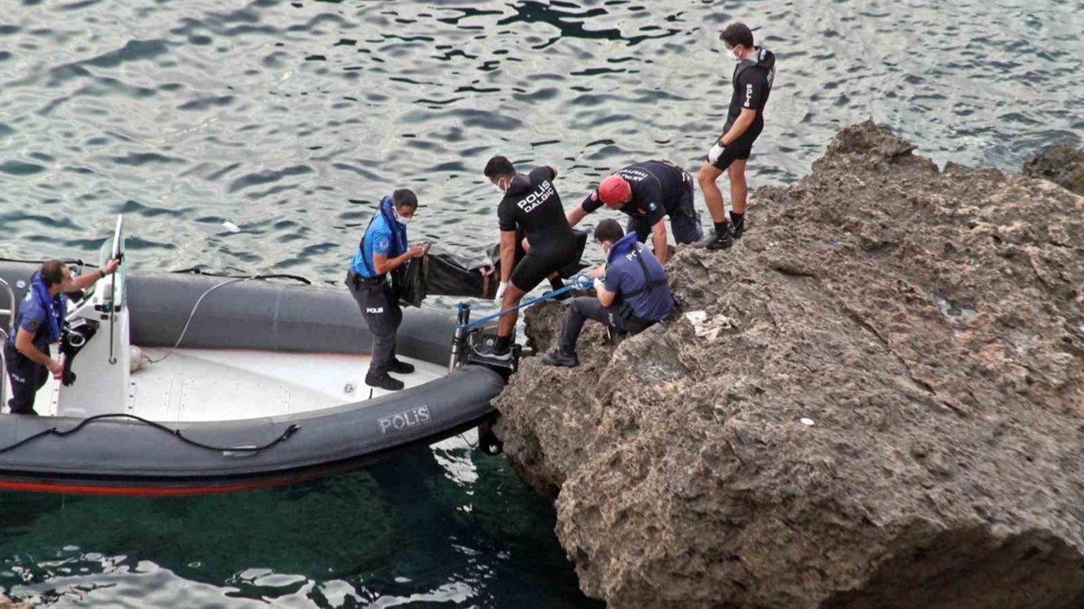 Antalya'da sr lm! Kz ocuunun cesedi kayalklarda bulundu 