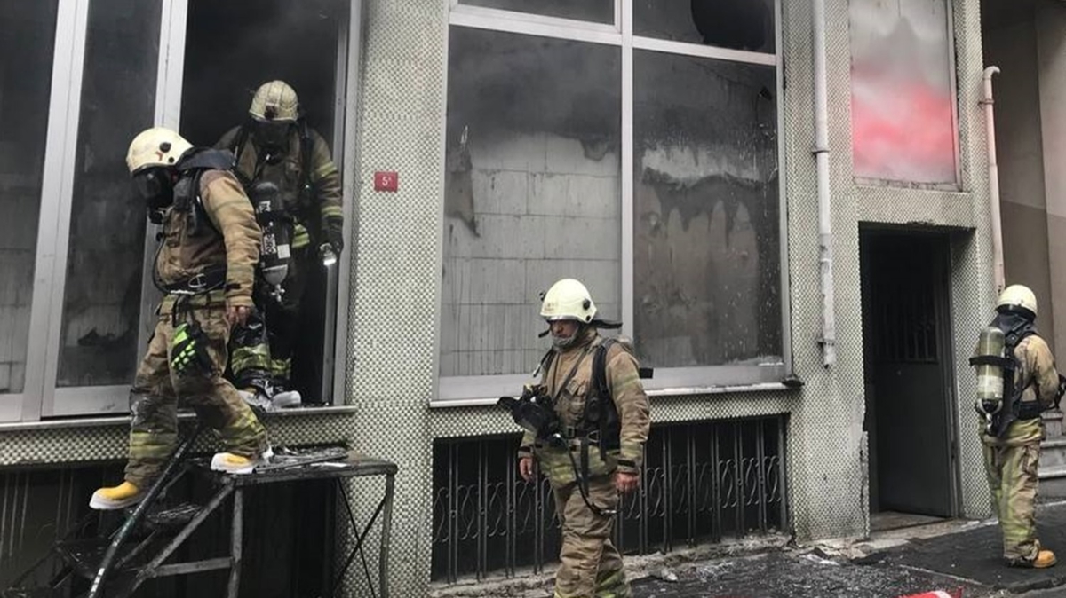 Bayrampaa'da iplik atlyesinde yangn 