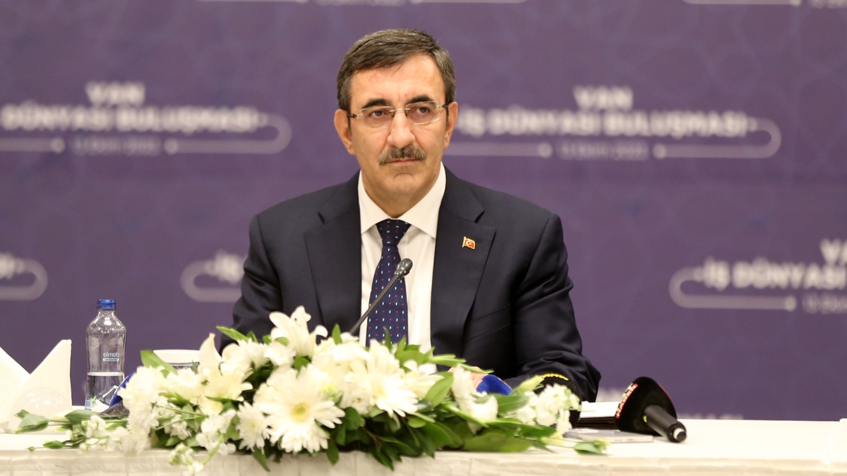 Cumhurbakan Yardmcs Ylmaz, Cemit Kukarov ile grt
