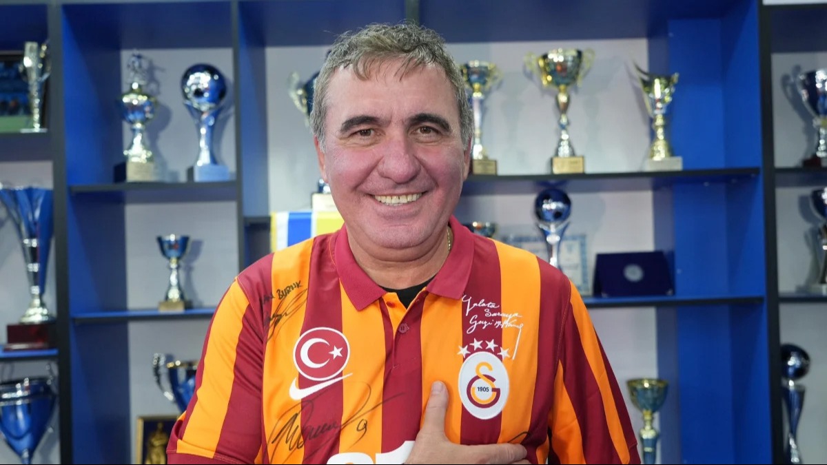 Gheorghe Hagi'den 100. yl paylam