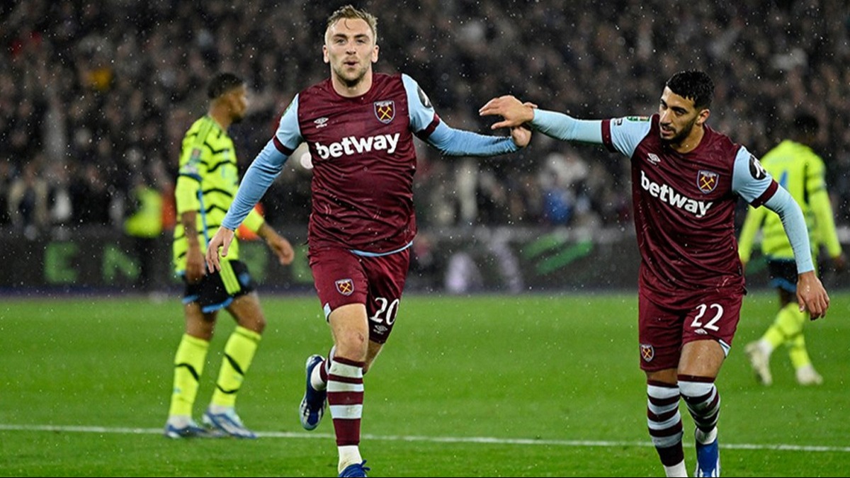 Arsenal'e kupada West Ham darbesi!