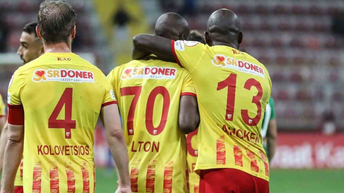 Kayserispor'un yıldızı Stephane Bahoken golle tanıştı