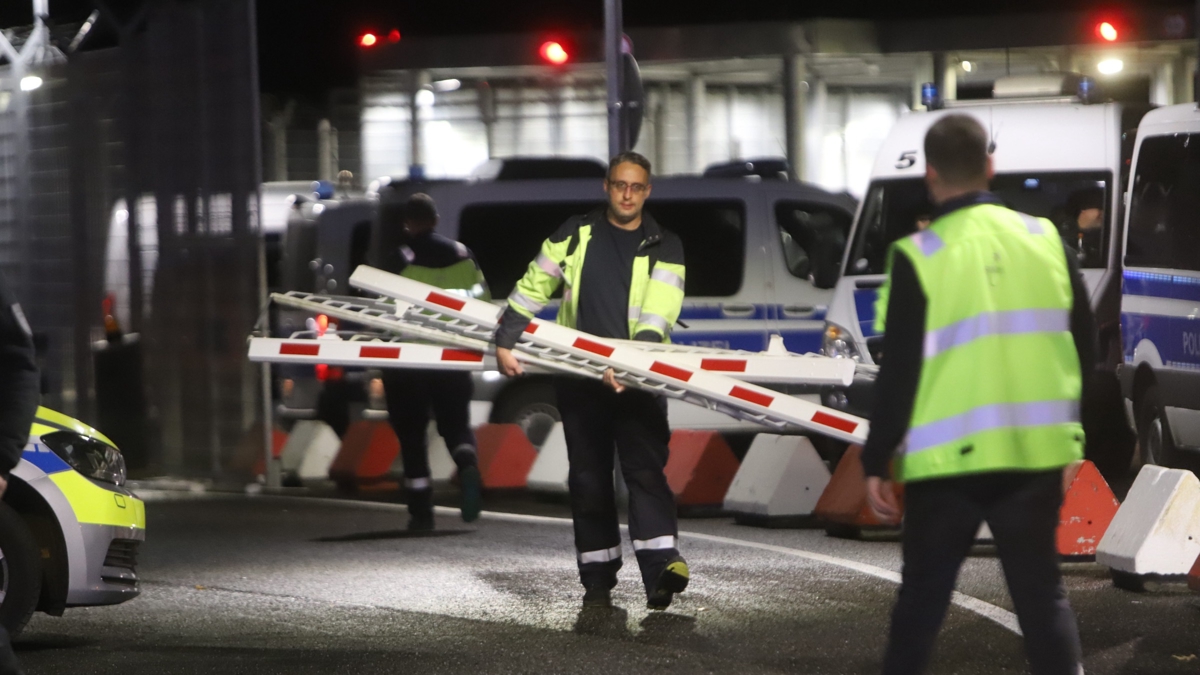 Hamburg'daki rehine krizi pazarl sryor