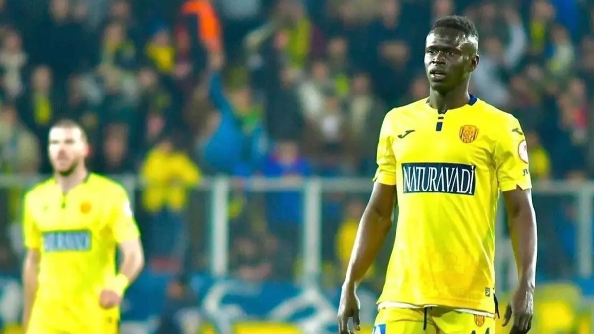 Tuzlaspor'a bir yant da Skhupi'den