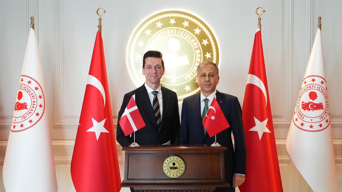 Bakan Yerlikaya, Danimarkalı Bakan Bek ile görüştü