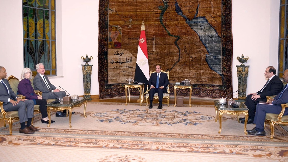 Msr Cumhurbakan Sisi, CIA yetkilisi ile  Gazze'de atekesi konusunu grt