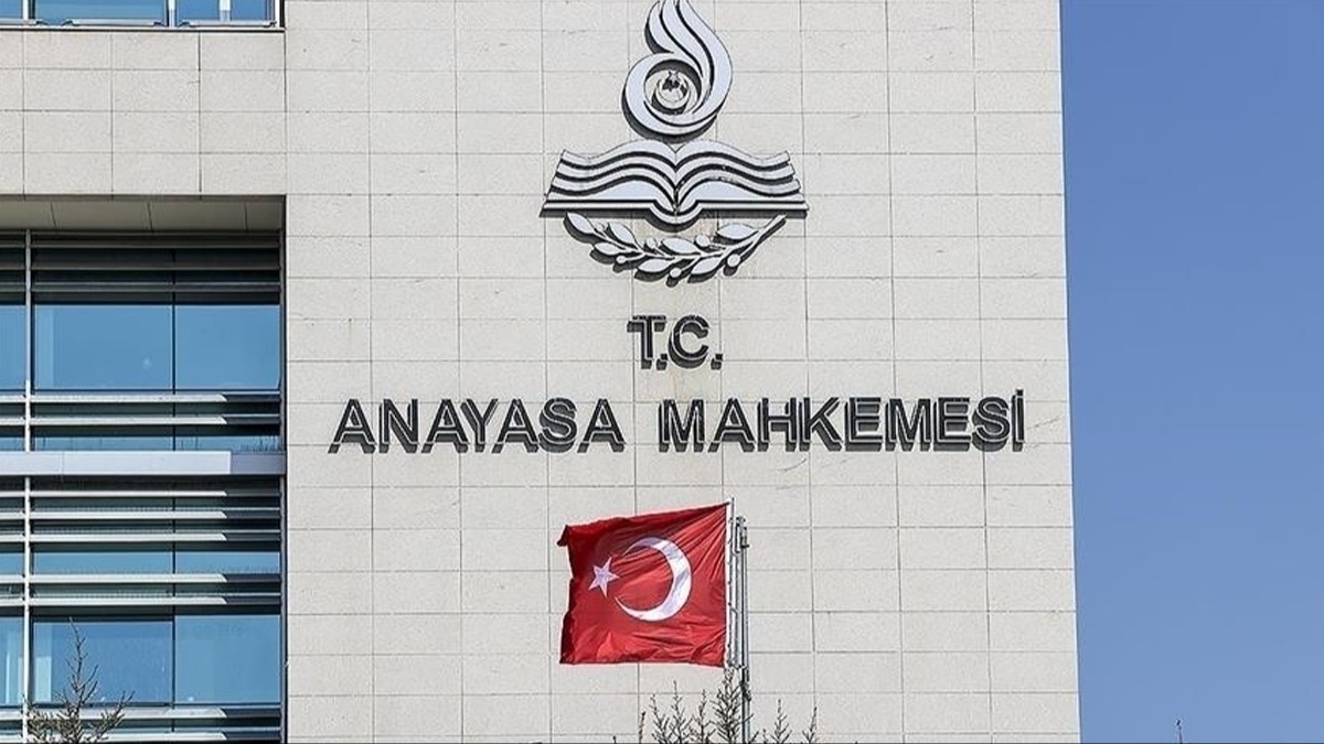 AYM'den dezenformasyon yasas iptal talebine ret! Oy okluuyla kabul edildi