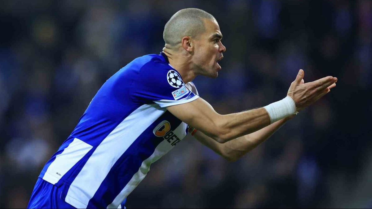 Pepe tarihe geçti! Şampiyonlar Ligi'nde gol atan en yaşlı oyuncu oldu