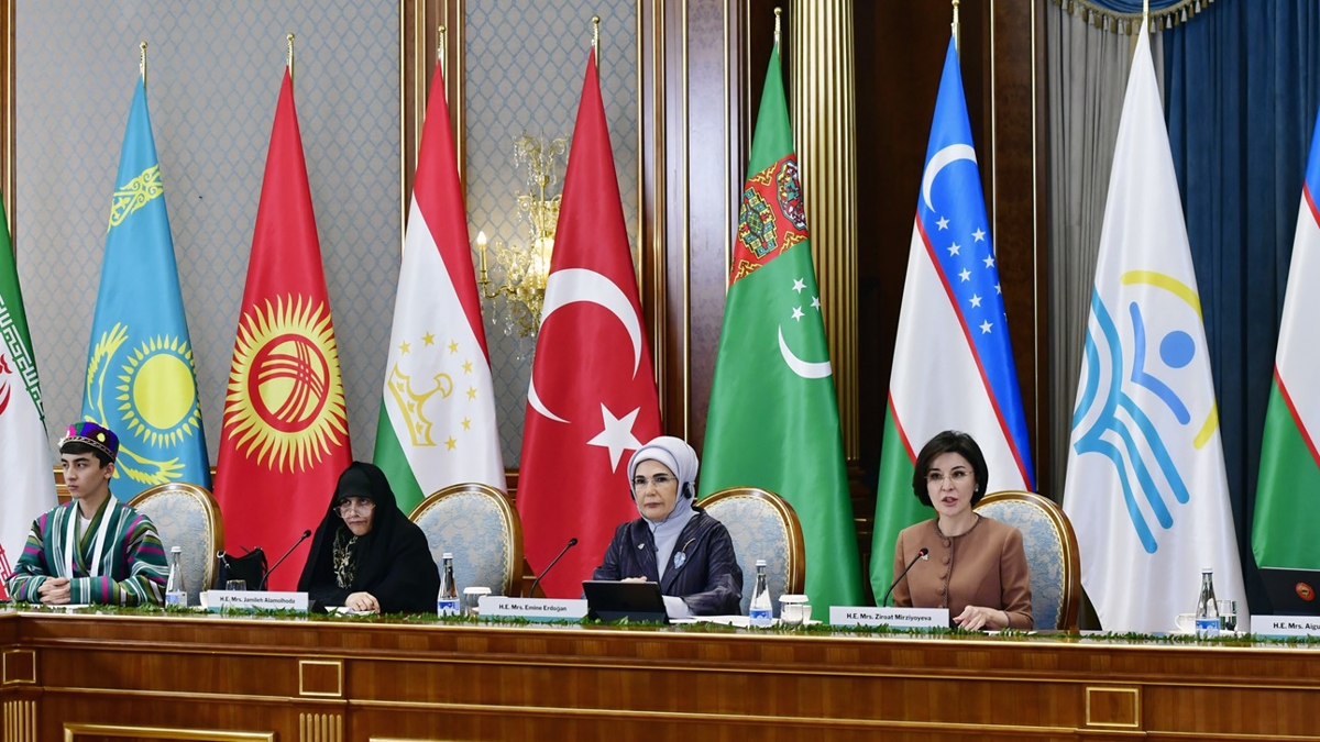 Emine Erdoğan: En büyük dileğim isimlerini insanlığın yararına icatların üzerinde görmek