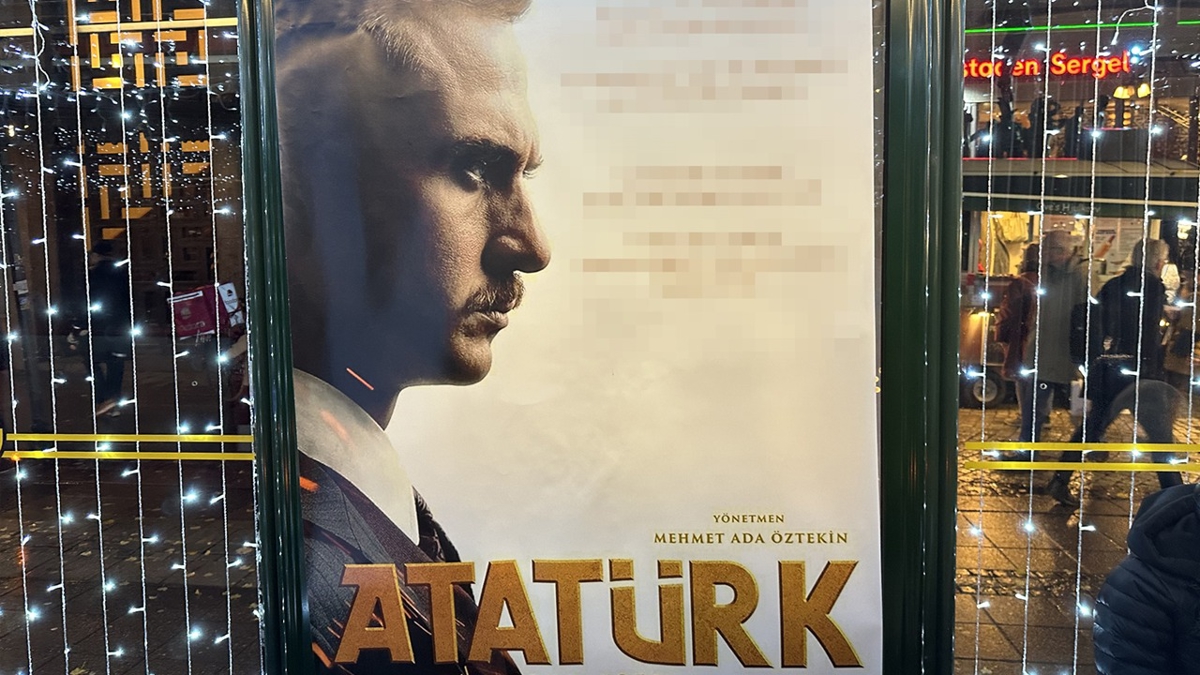 İsveç'te yine provokasyon! PKK/YPG yandaşları ''Atatürk'' filmini hedef aldı 