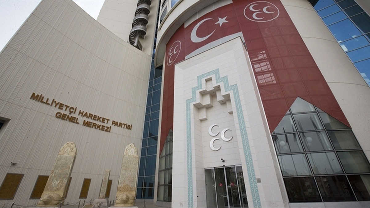 MHP'de yerel seim aday bavurular 13 Kasm'da balyor