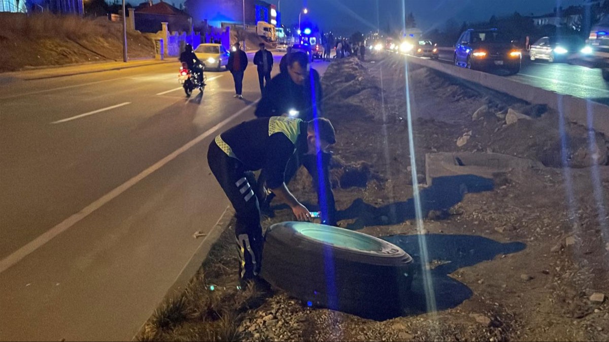 Seyir halindeki tırdan fırlayan tekerlek genç kadını ağır yaraladı