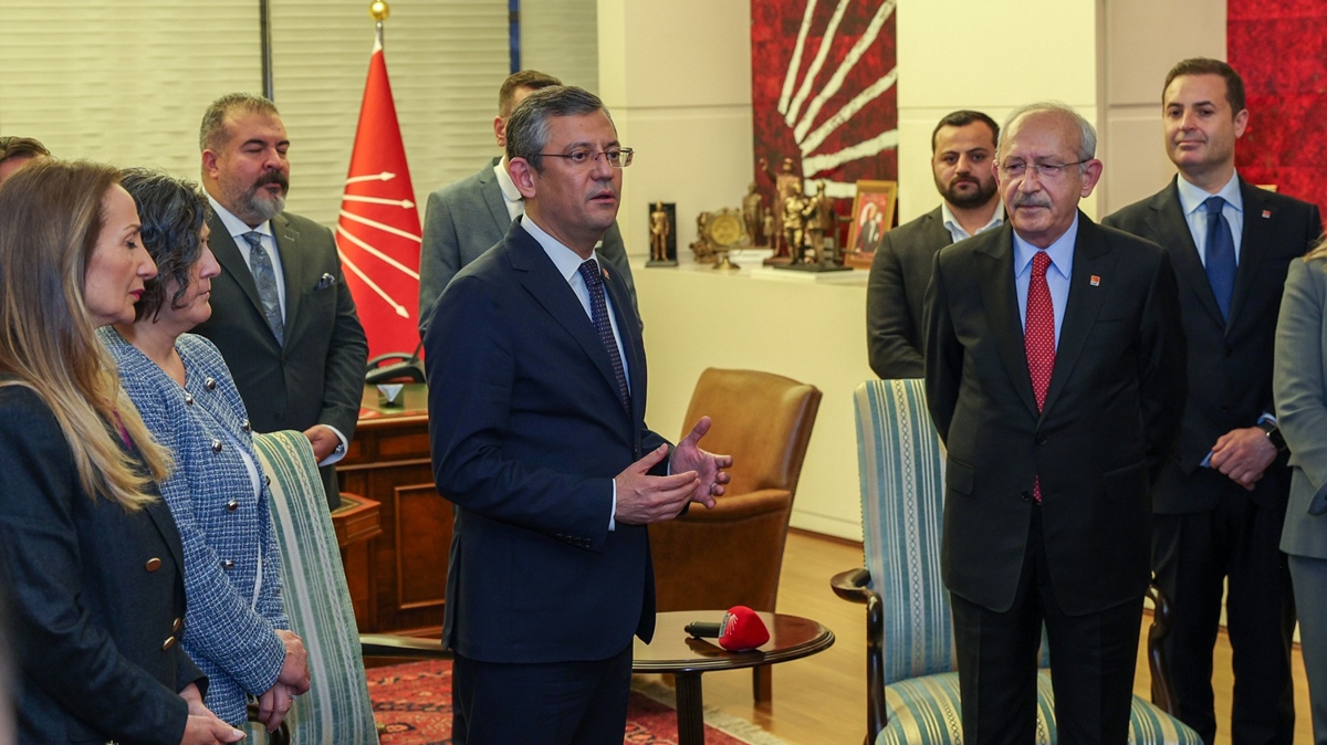 ''Sırtımdan hançerlendim'' diyen Kılıçdaroğlu koltuğu Özel'e devretti