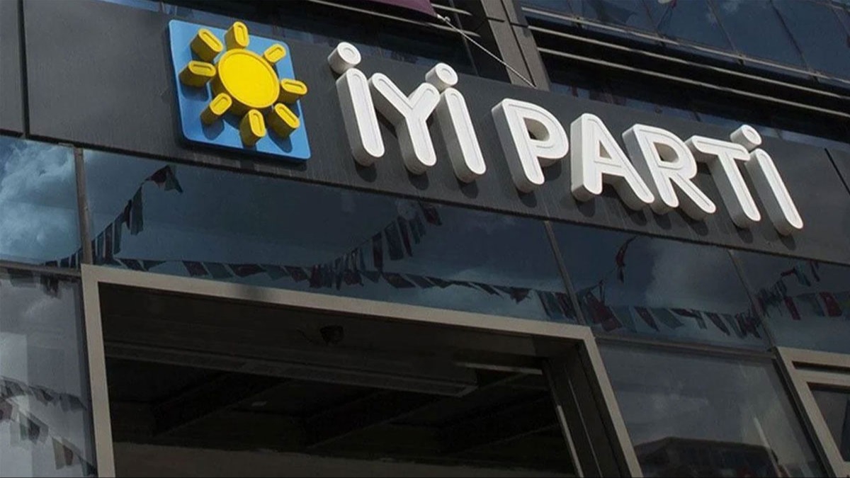 Y Parti'de pe pee st dzey istifa depremi! 