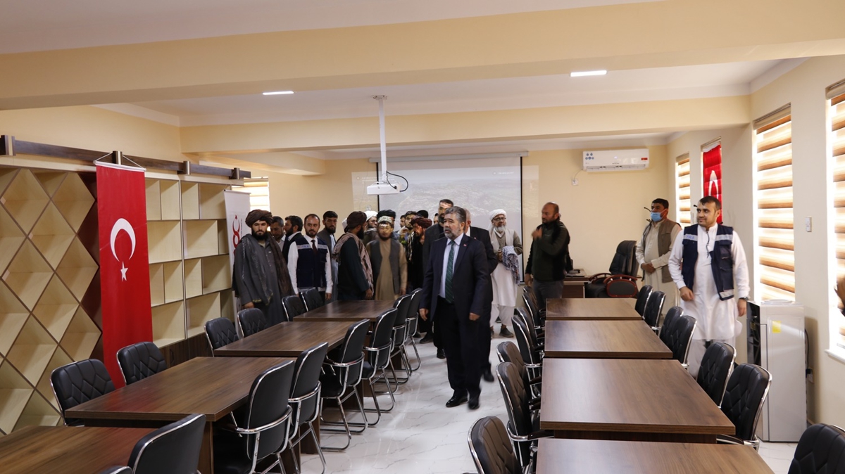 TİKA'dan Afganistan'daki üniversiteye yardım 