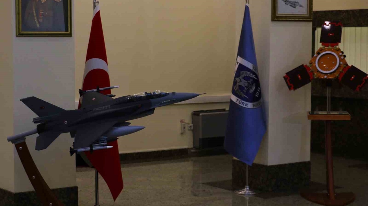 almalar resmen balad! Uzay Komutanl kuruluyor