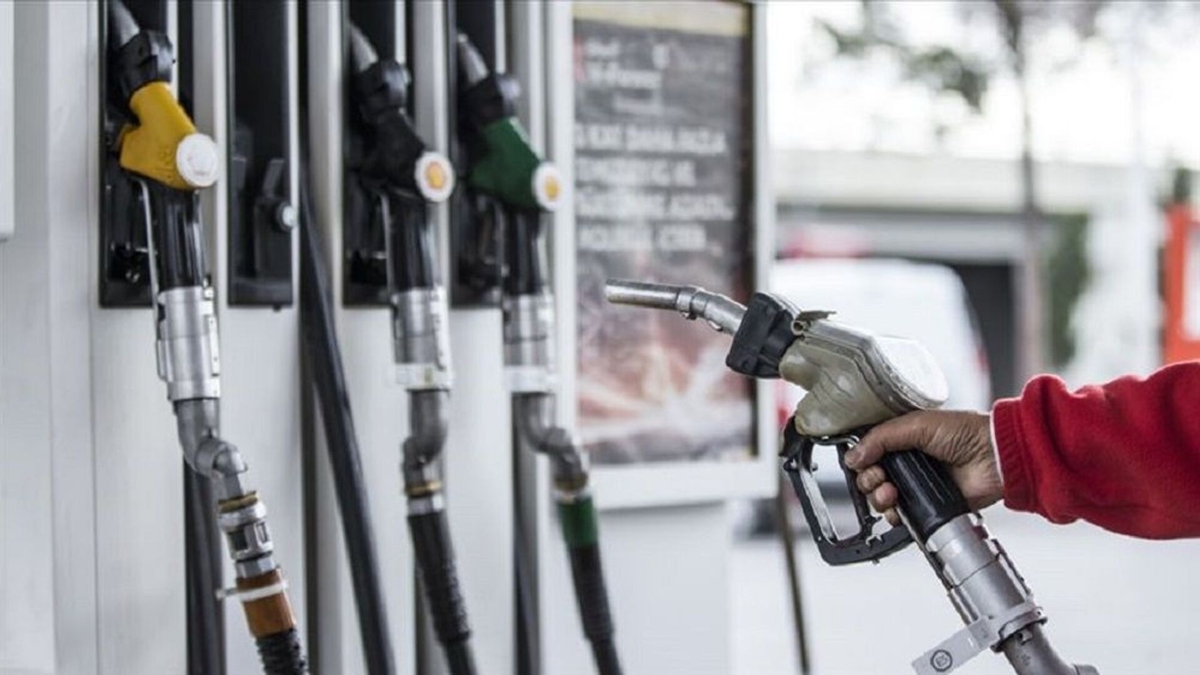 Petrol fiyatlar tepetaklak! Motorine byk indirim