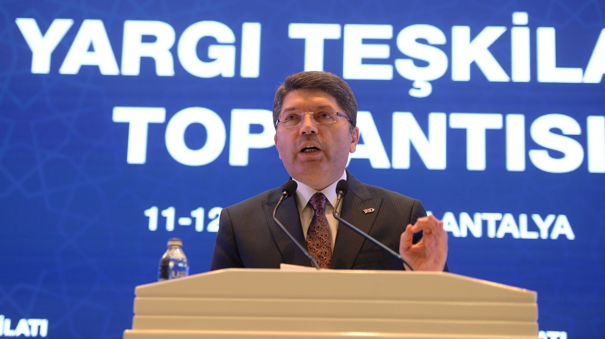 Y�ksek yarg�daki yetki tart��malar�... Bakan Tun�: Sorunun ��z�m� i�in yeni anayasa yapmam�z gerekiyor