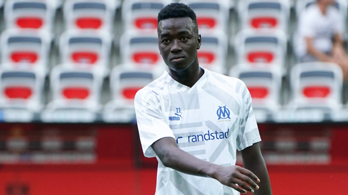 6 numara transferinde Fenerbah�e'ye yeni aday: Pape Gueye