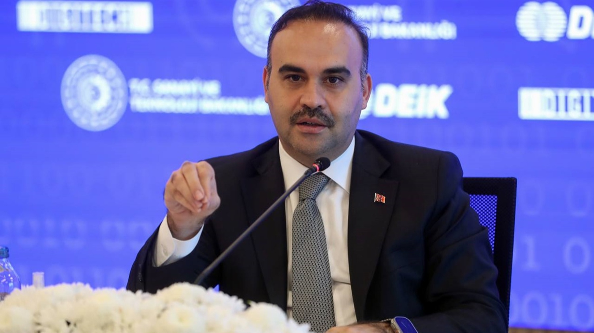 Yeni dönem için geri sayım! Bakan Kacır: İsteyen çalışanlara ücretsiz izin hakkı sağlayacağız