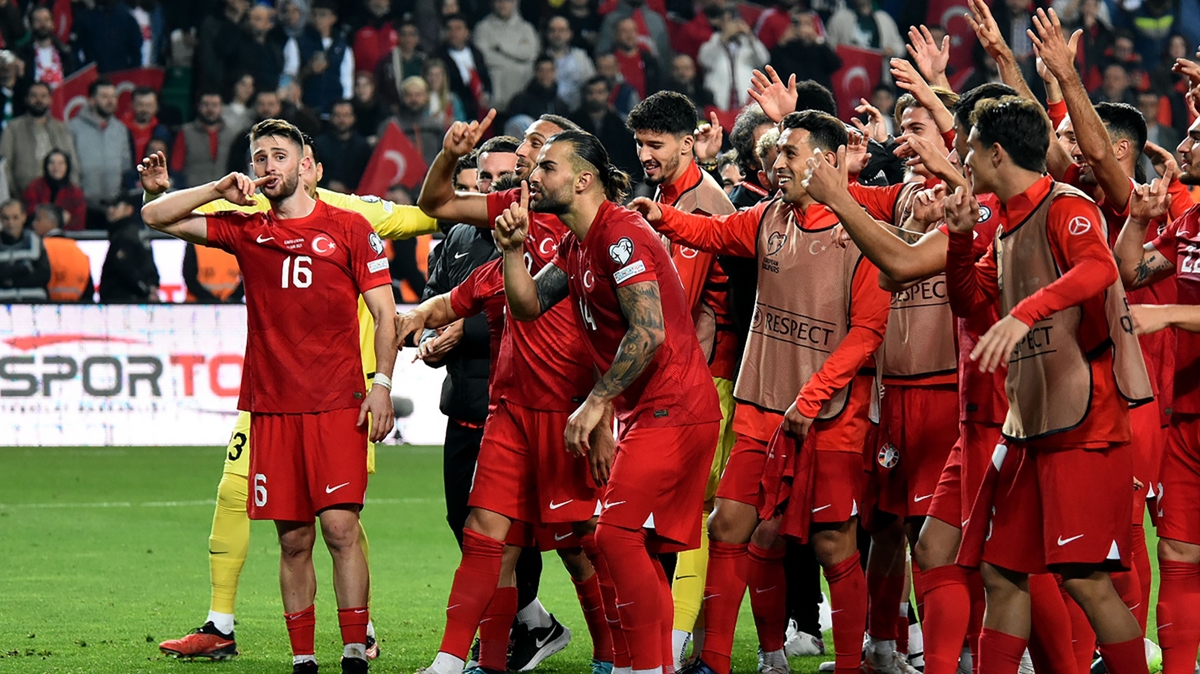 Milli mesai balyor! Rakipler: Almanya ve Galler