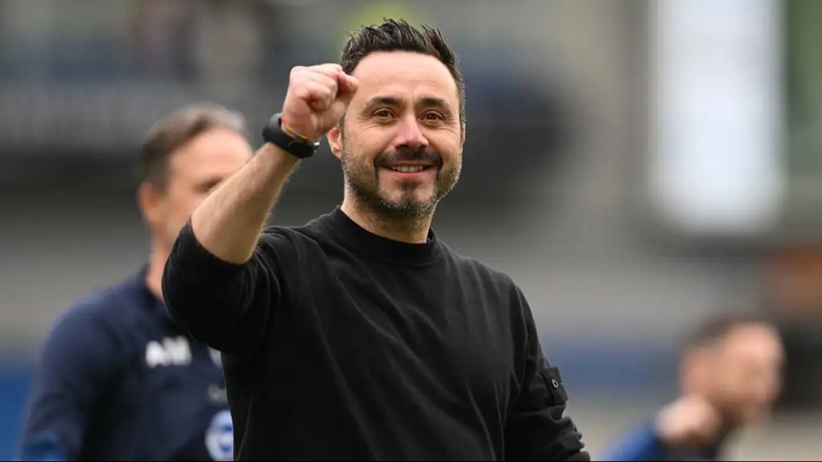 Roberto De Zerbi hakemleri topa tuttu!