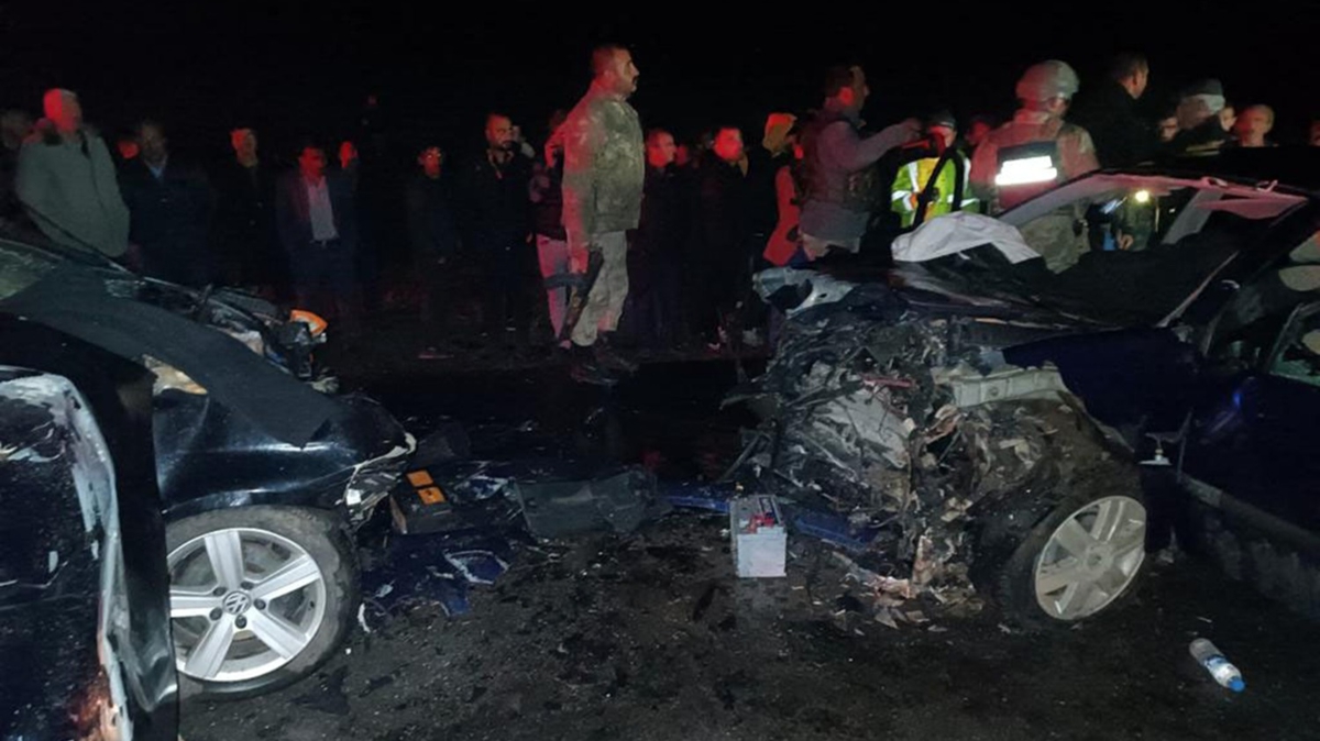 Bitlis'te korkun kaza: 2 l