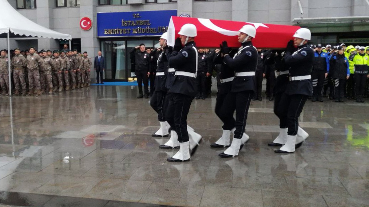 ehit polis Ltf Baykar'n naa Bitlis'te dualarla topraa verildi