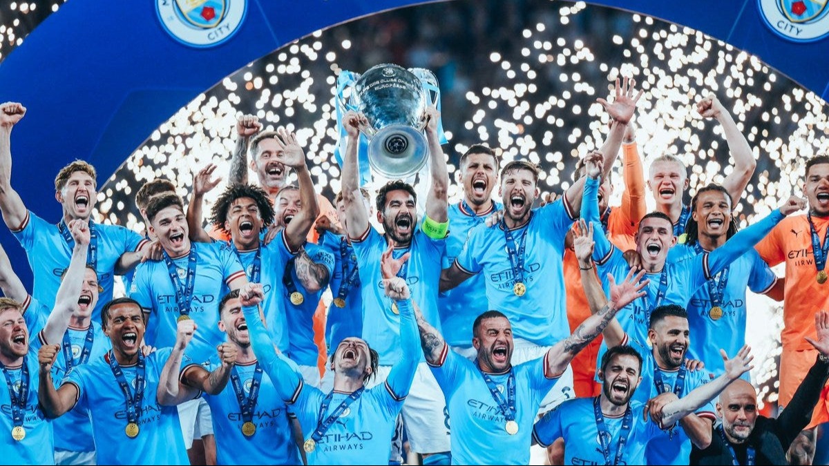 Manchester City'den tarihe geen gelir!