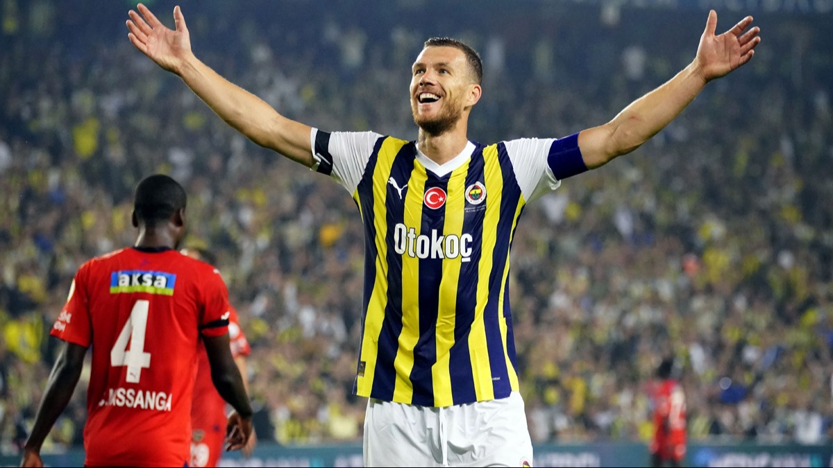 Edin Dzeko Fenerbahe'ye odakland! Milli takmdan affn istedi