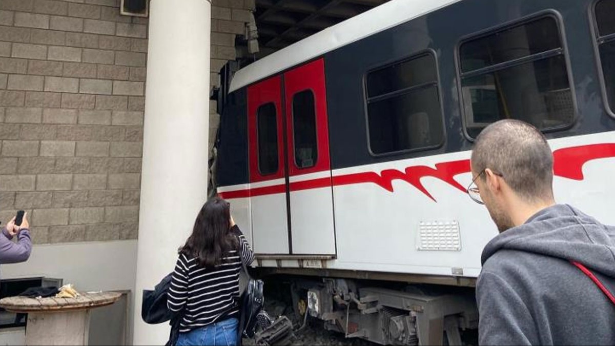 zmir'de metro kazas: Yarallar var