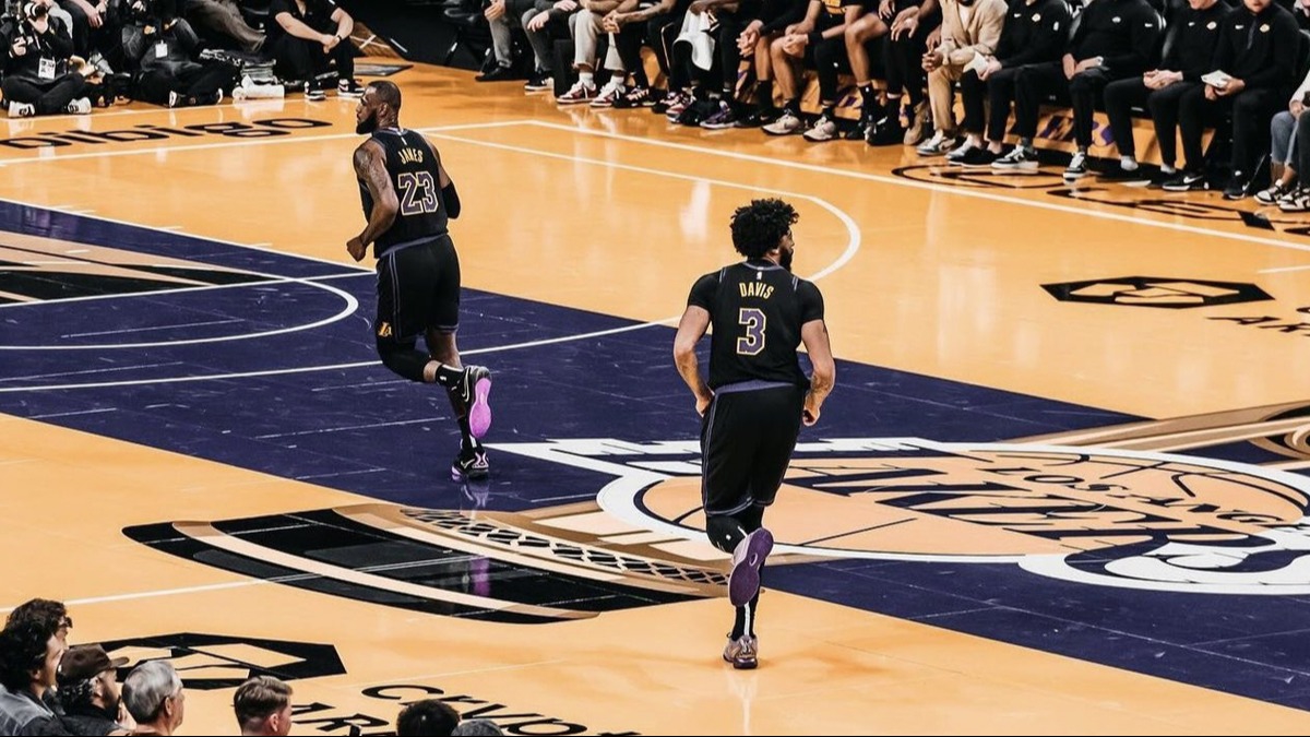 James'in triple-double performans galibiyete yetmedi