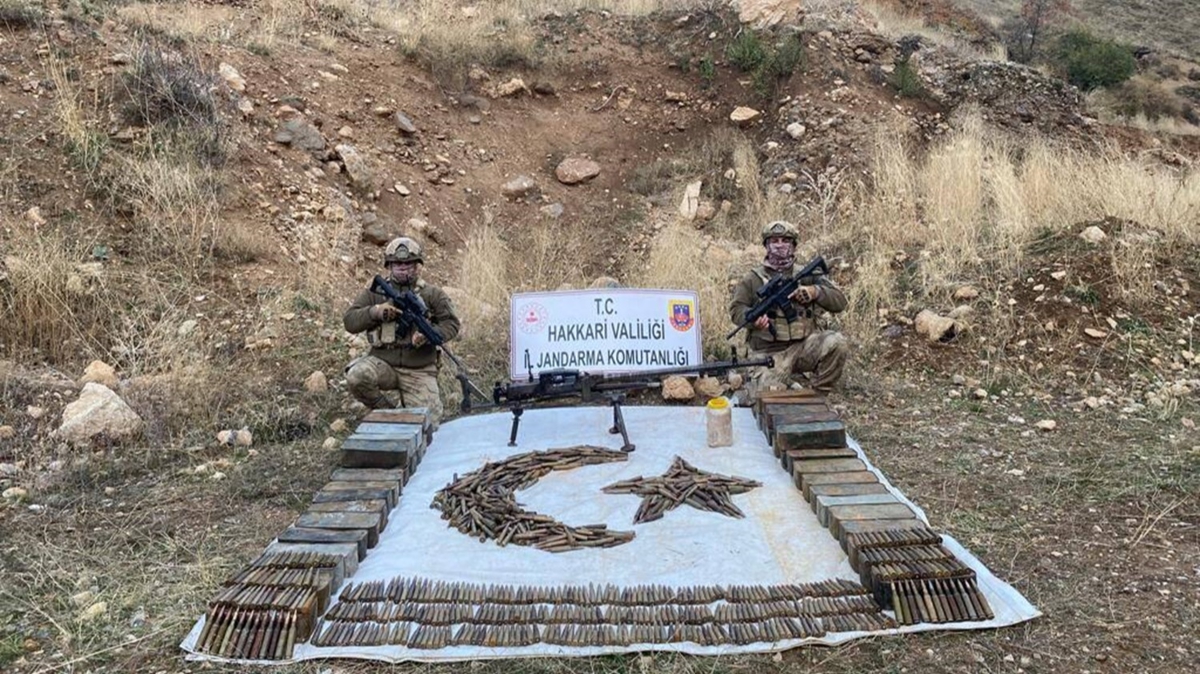 Hakkari'de terr inleri yerle bir edildi 