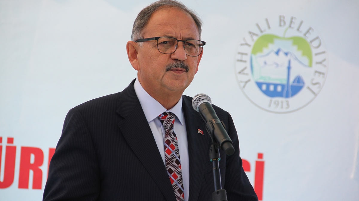Bakan Özhaseki: Şu anda 200 binden fazla konut inşaatı bitmek üzere