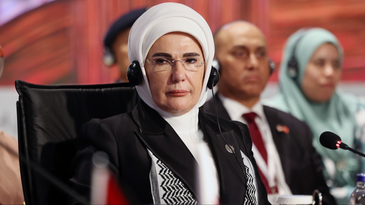 Emine Erdoan'dan Trke ve ngilizce paylam: Ortak armz, milyarlarca insann arsdr