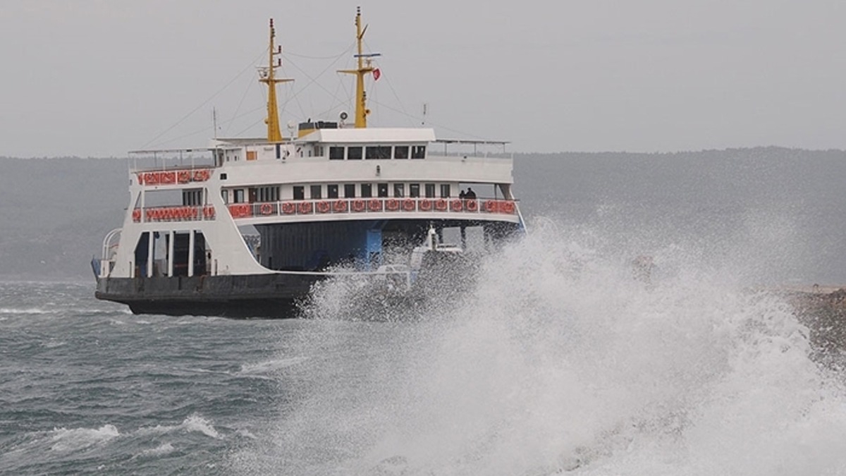 Feribot seferlerine frtna engeli! Bozcaada'da seferler iptal edildi