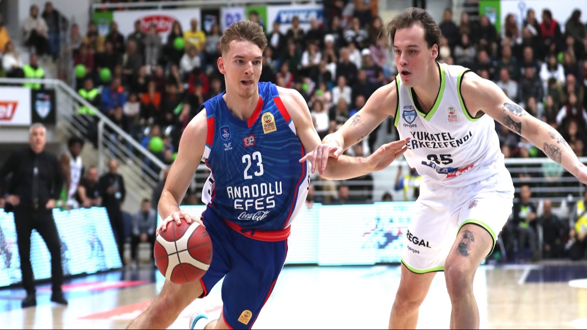 Anadolu Efes deplasmanda galip