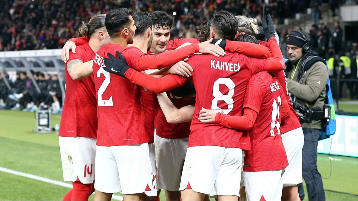 Ay yldzl forma ile ilk gol! Berlin'de zafer gecesi