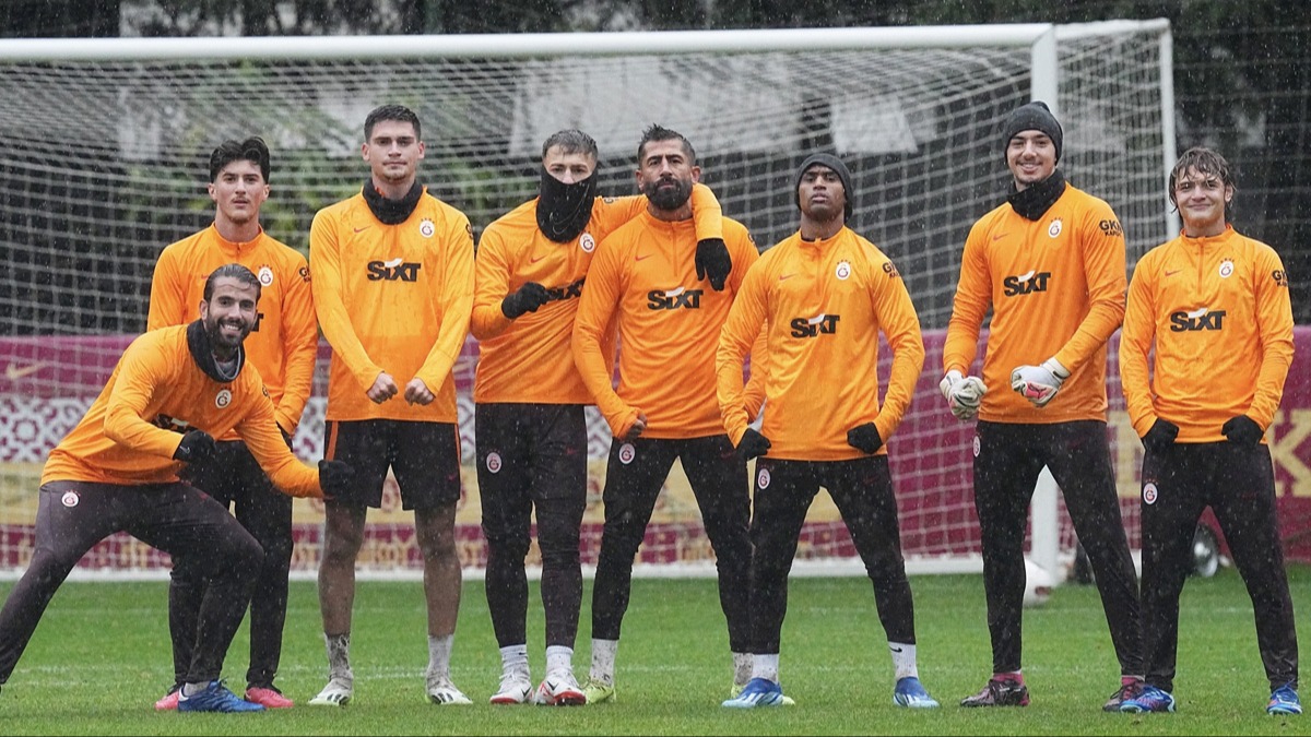 Galatasaray'da Sper Lig mesaisi sryor
