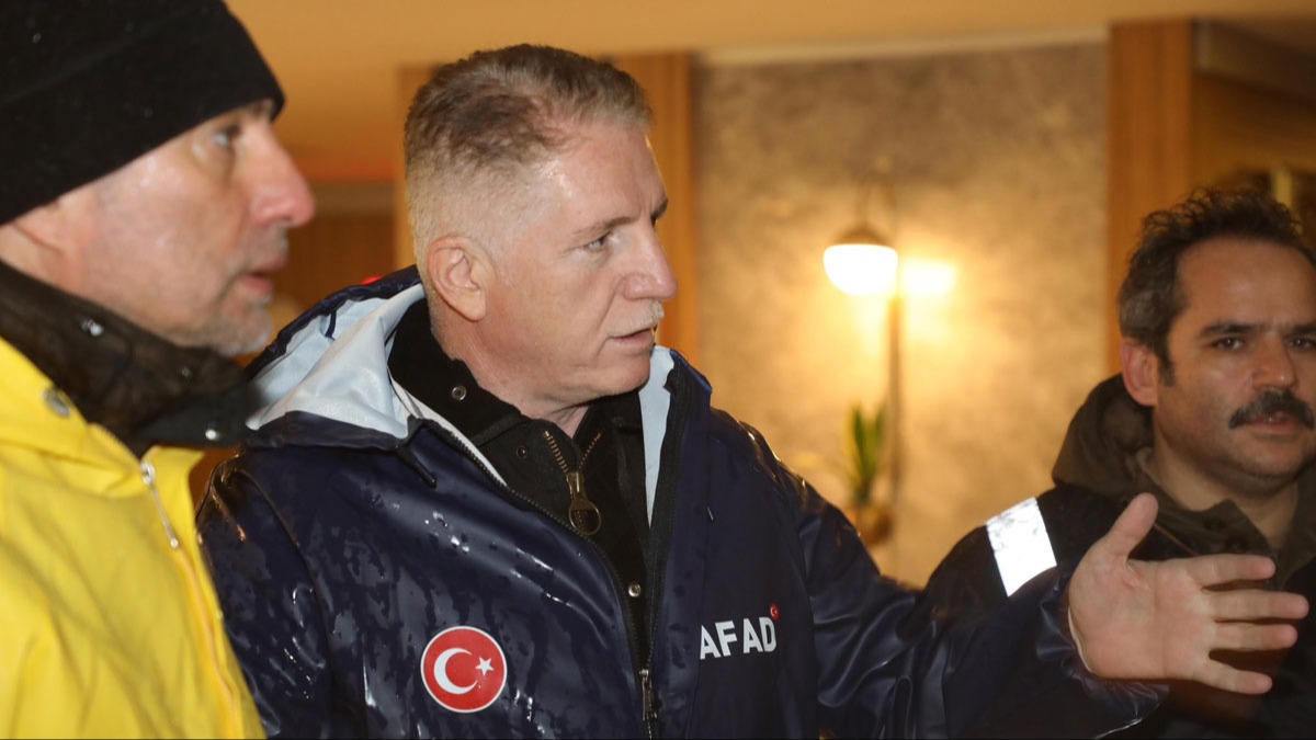 Vali Gl aklad: Olumsuz hava artlar nedeniyle eitime ara verildi