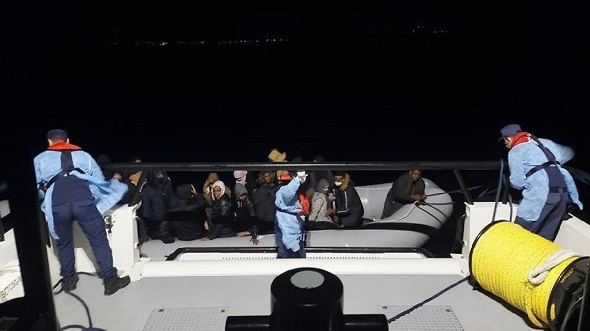 zmir aklarnda 48 dzensiz gmen yakaland 