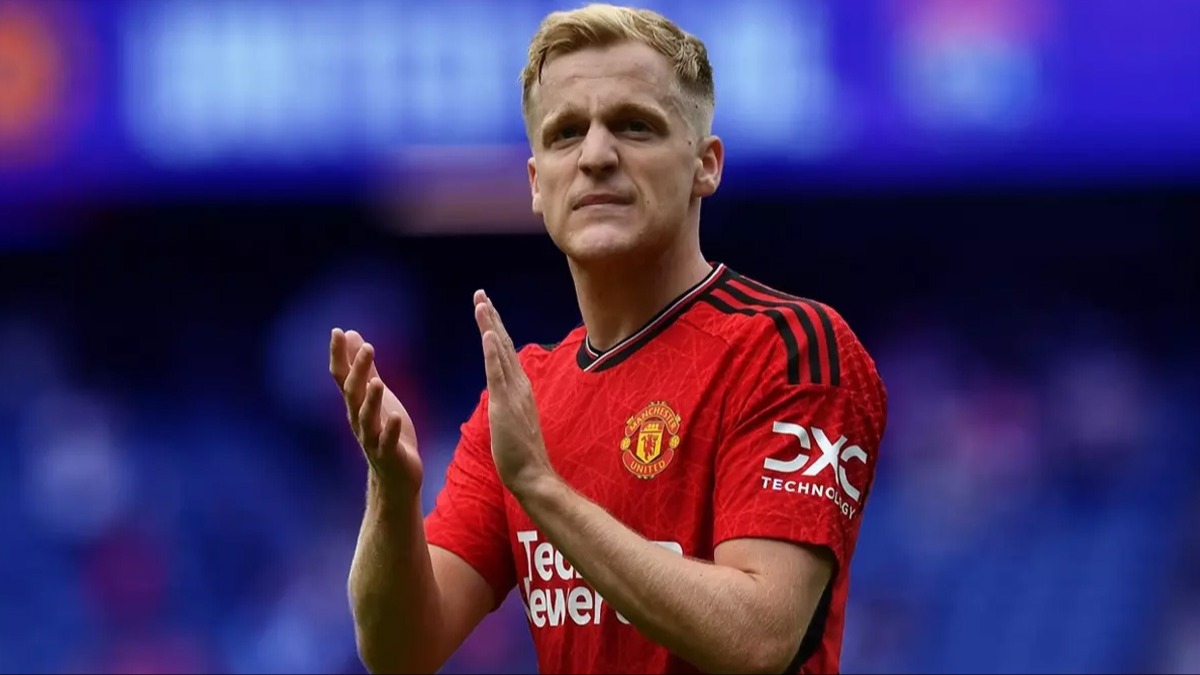 ManU ipleri kopard! Hollandalnn yeni dura Sper Lig