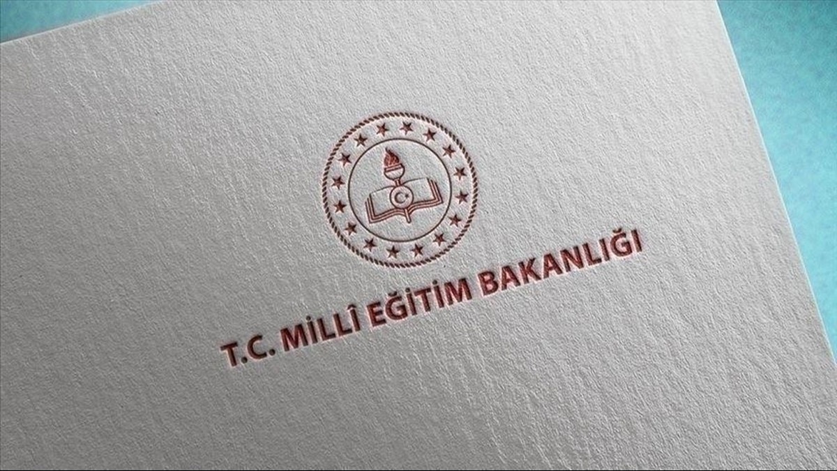 Uzman ve başöğretmenlik unvanı için yazılı sınav başladı