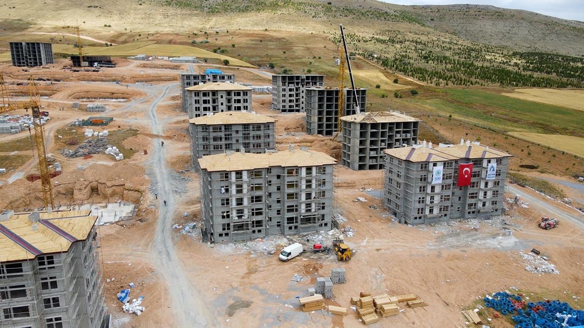 Tarih belli oldu! Diyarbakr'da 242 deprem konutu tamamlanacak